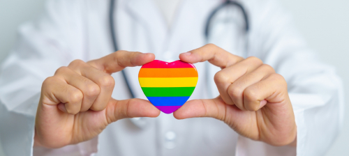 Dia Internacional da Luta Contra a LGBTQIAP+fobia: Especialista fala da importância de um olhar especializado para a saúde sexual trans