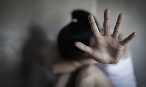 FEBRASGO #EuVejoVocê: campanha alerta sobre violência em cada fase da vida da mulher