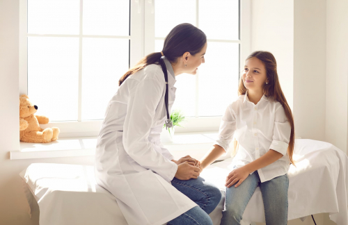 Dia do Adolescente: entenda os principais motivos clínicos para consultar um ginecologista na adolescência
