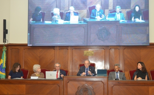 Presidente da FEBRASGO participa de sess&atilde;o da Academia Nacional de Medicina