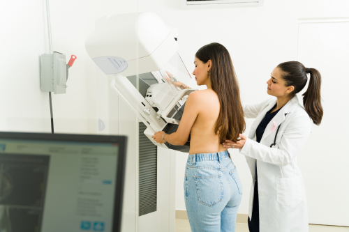 Dia Nacional da Mamografia: FEBRASGO recomenda o exame anual para as mulheres a partir dos 40 anos