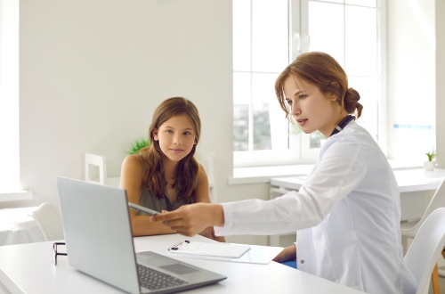 Primeira menstruação e saúde ginecológica: o que toda adolescente precisa saber