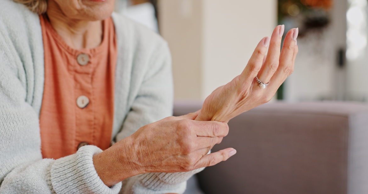 Mulheres no climatério ainda têm baixa atenção médica à osteoporose, revela especialista da FEBRASGO