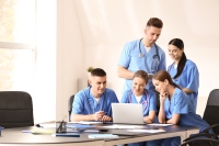 ENAMED 2025 e a forma&ccedil;&atilde;o m&eacute;dica no Brasil