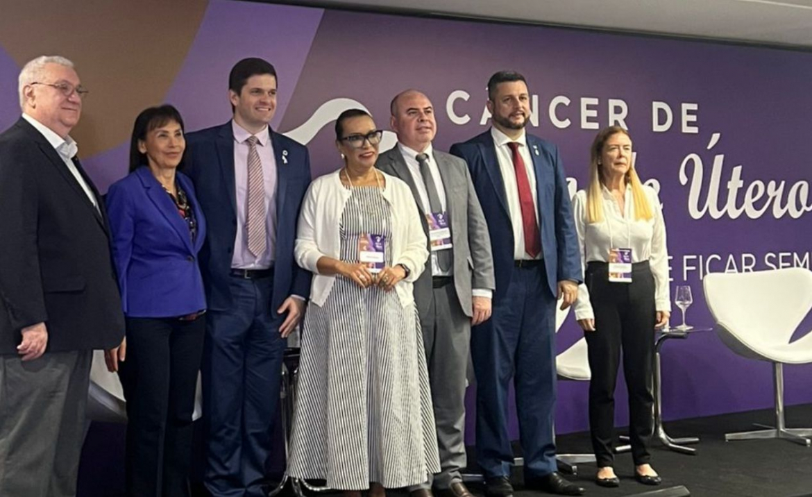FEBRASGO marcou presença no evento &quot;Câncer por HPV: O Brasil pode ficar sem&quot;
