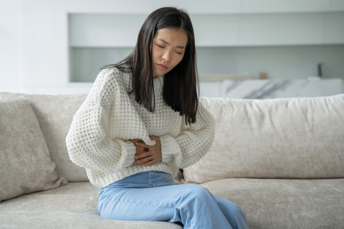 FEBRASGO alerta: dor abdominal persistente em meninas pode ser sinal de tumor ovariano