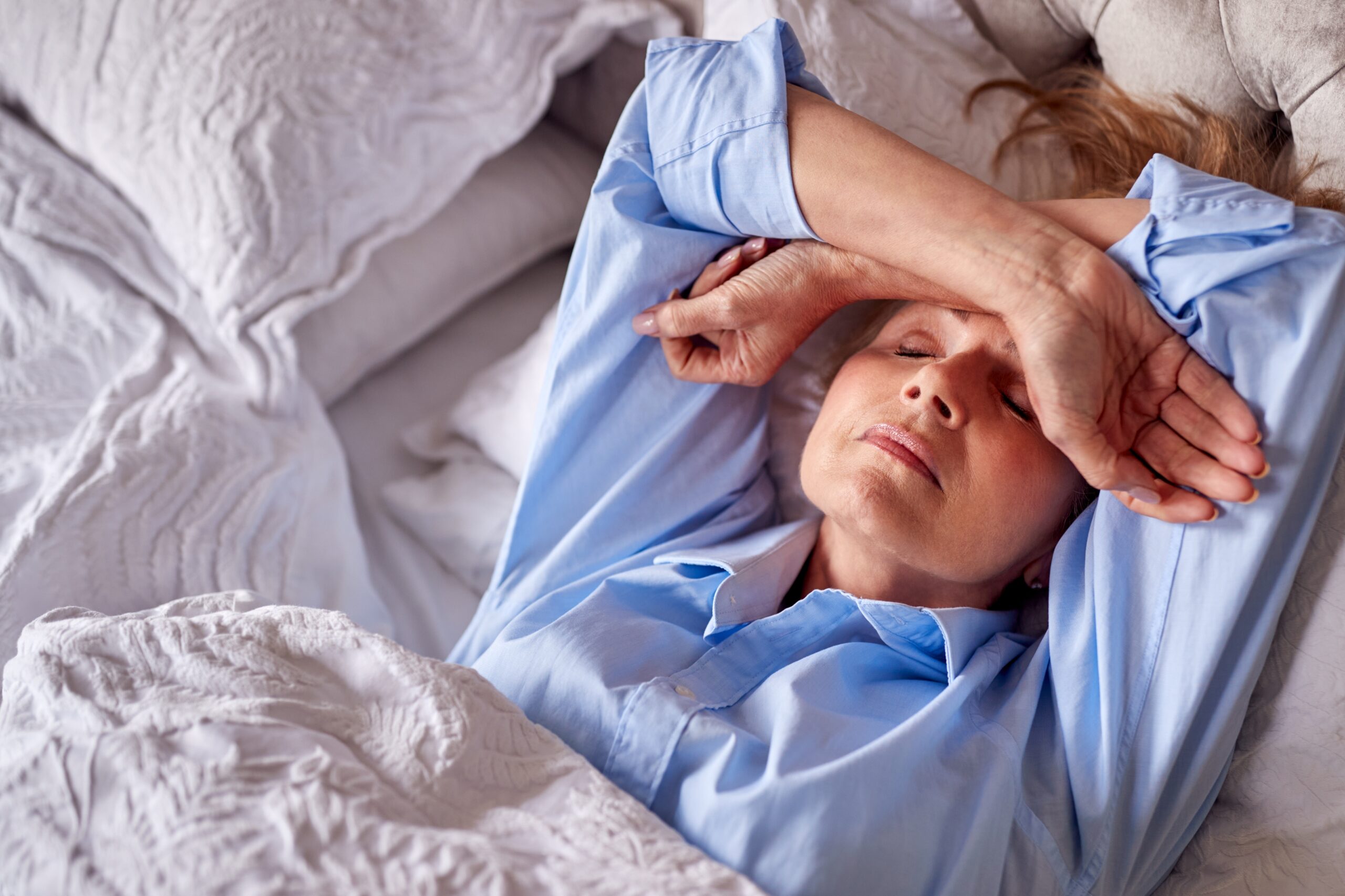 Insônia na menopausa não é “normal da idade” e precisa ser investigada, alerta FEBRASGO